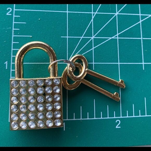 Pave crystal polished brass lock with 2 keys 1.5” x 1” modern Gothic purse - Picture 4 of 4